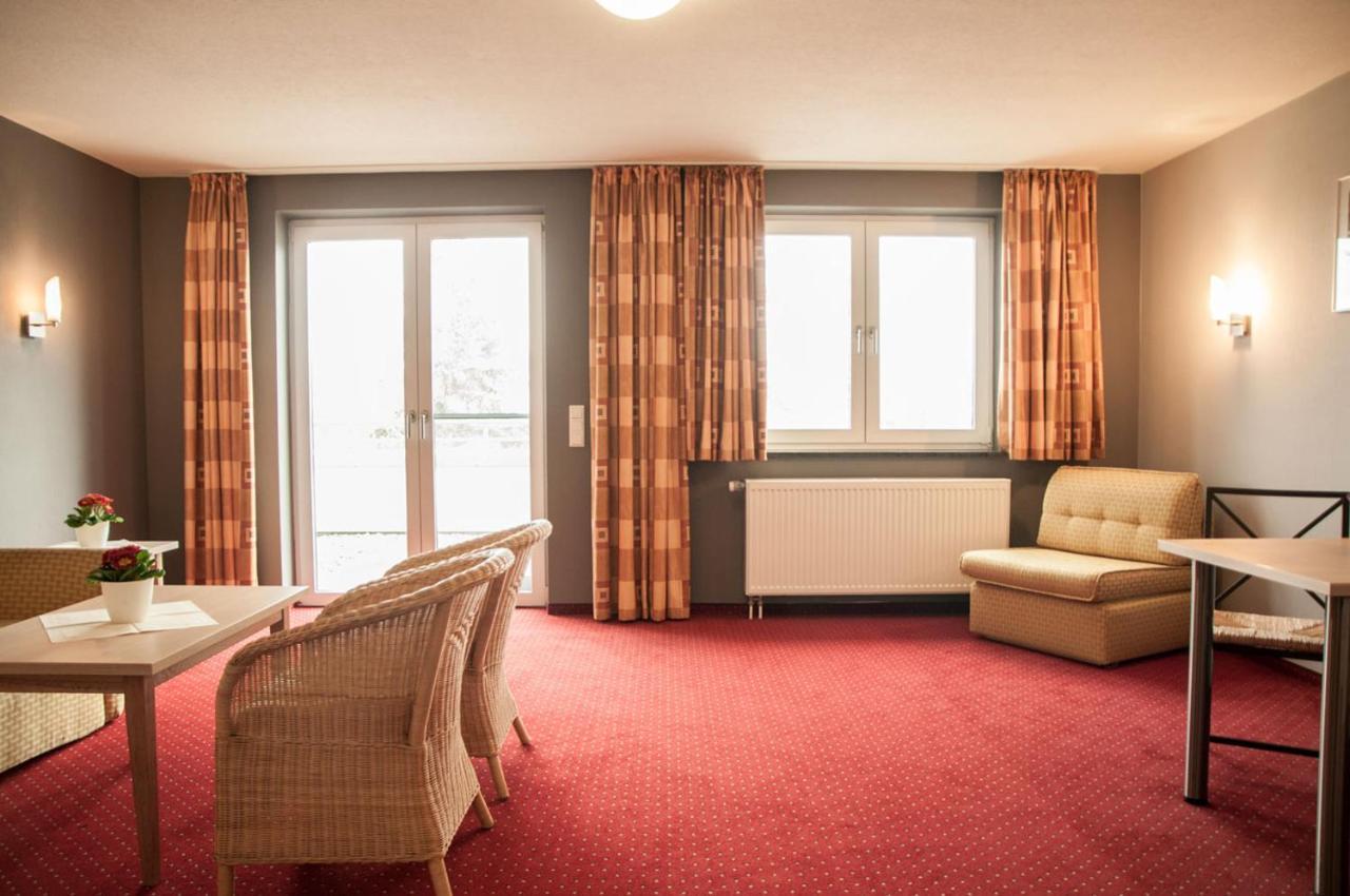 Mueritz-Strandhotel Röbel Esterno foto