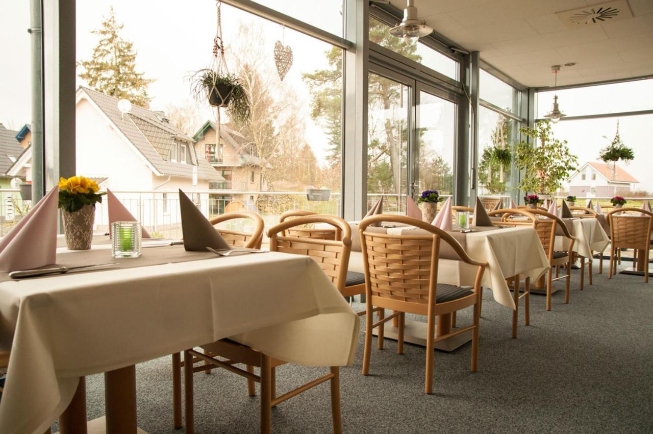 Mueritz-Strandhotel Röbel Esterno foto